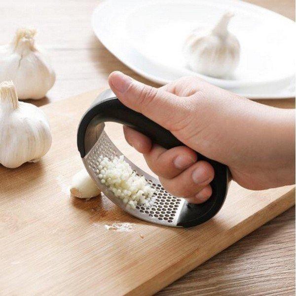 "Premium Garlic Press – Effortless and Fast Garlic Crushing"